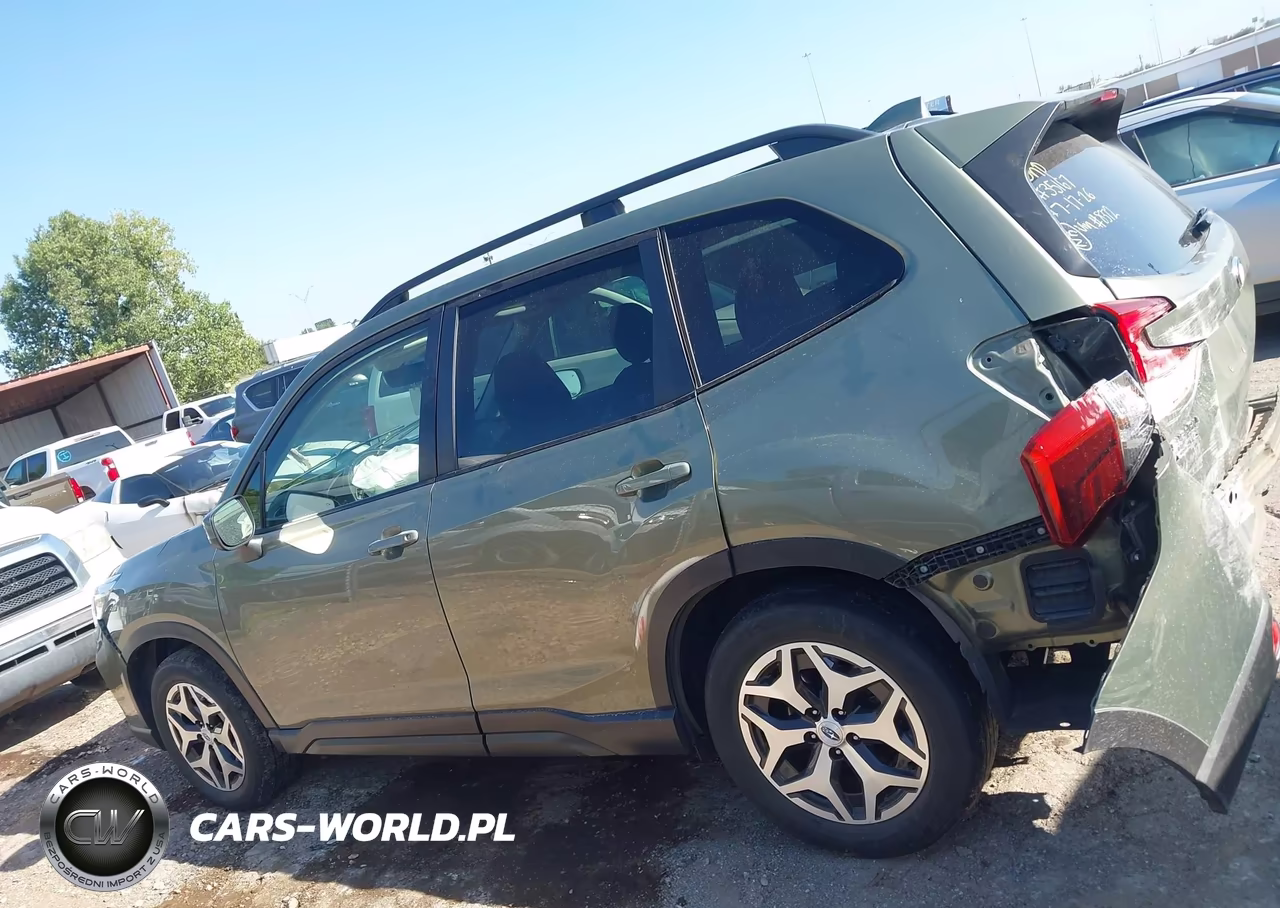2020 Subaru Forester Premium VIN:JF2SKAJC0LH528372 - 14