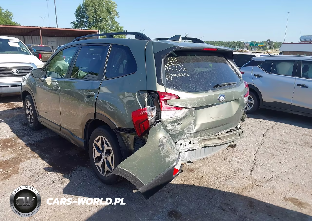 2020 Subaru Forester Premium VIN:JF2SKAJC0LH528372 - 3