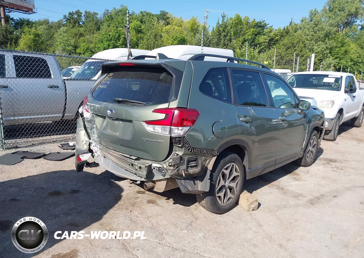 2020 Subaru Forester Premium VIN:JF2SKAJC0LH528372 - 4