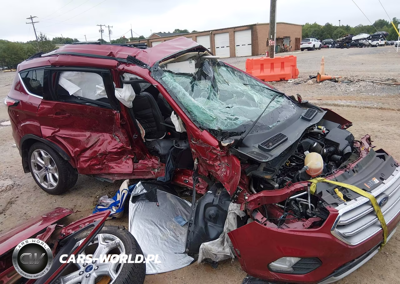 2017 Ford Escape Titanium – zdjęcie 1 z 16