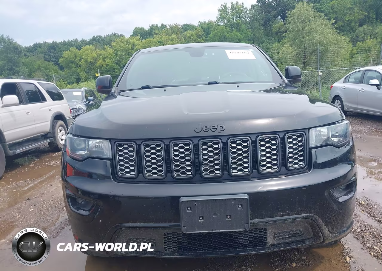 2018 Jeep Grand Cherokee Altitude 4X4 VIN:1C4RJFAG3JC215021 - 12