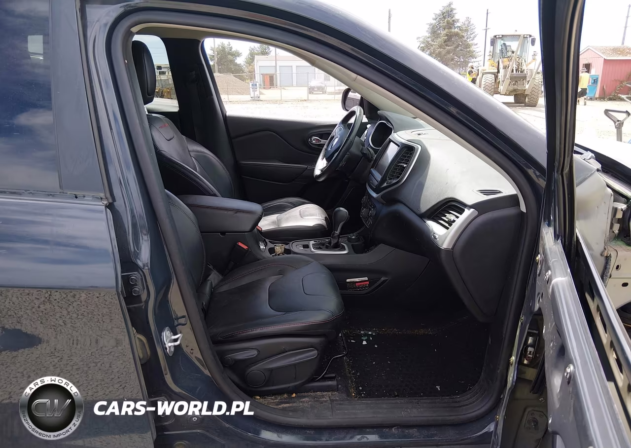 2016 Jeep Cherokee Trailhawk VIN:1C4PJMBSXGW214275 - 5