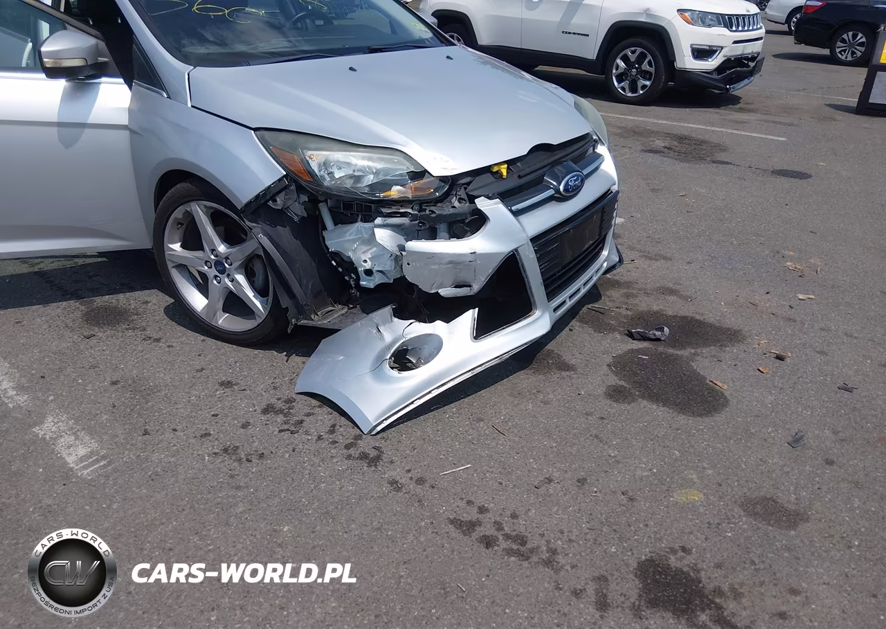 2014 Ford Focus Titanium VIN:1FADP3N26EL146830 - 6