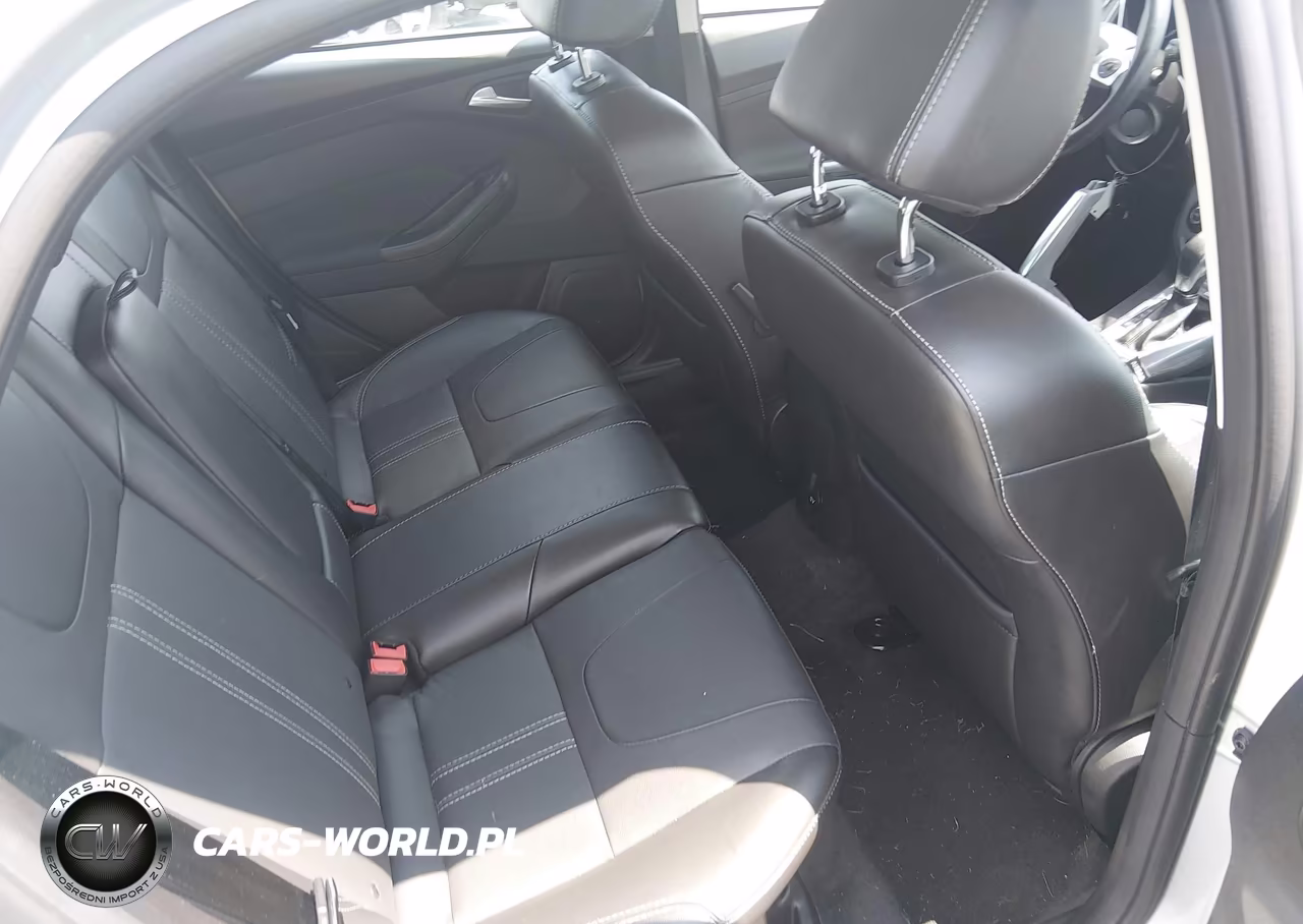 2014 Ford Focus Titanium VIN:1FADP3N26EL146830 - 8