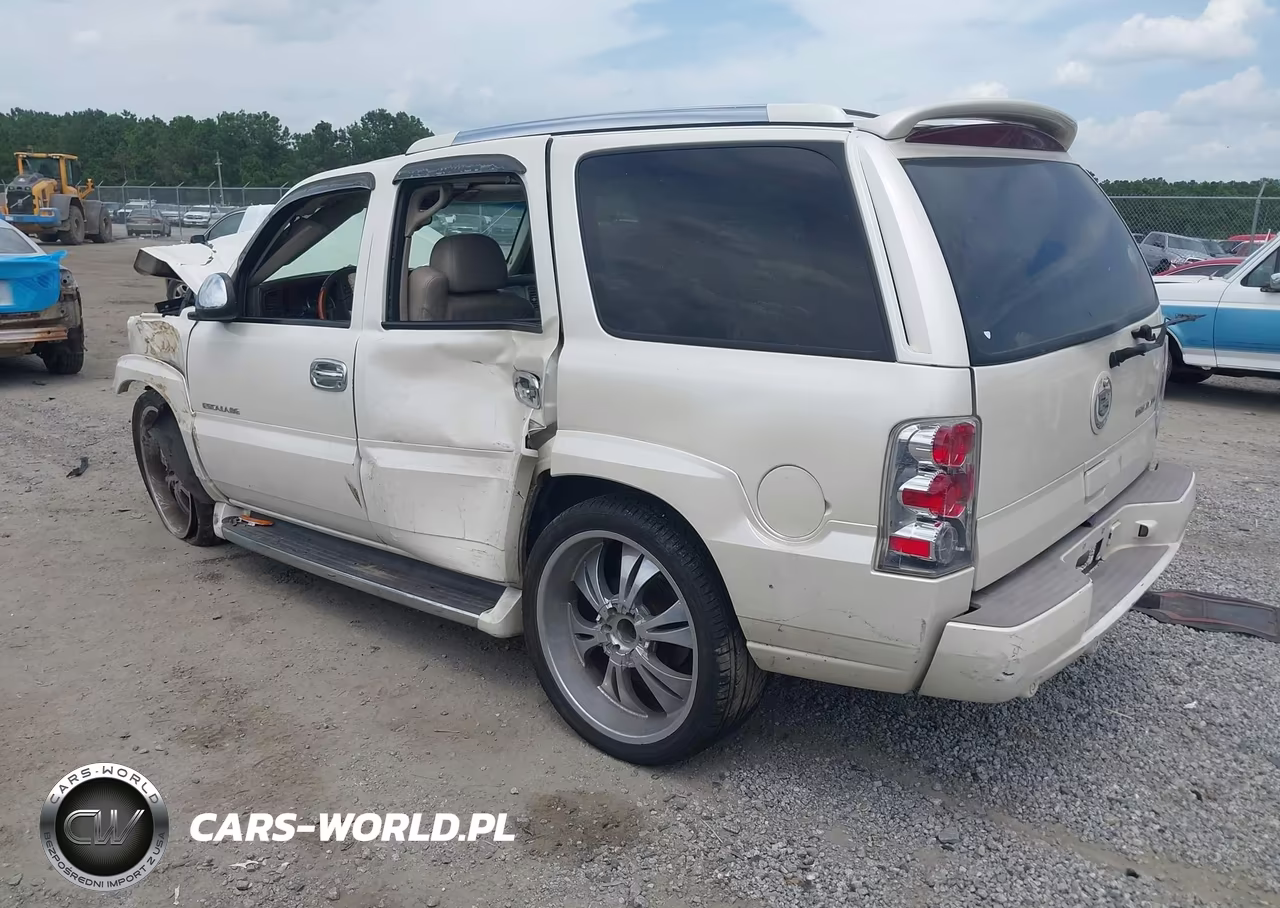 2003 Cadillac Escalade Standard VIN:1GYEC63T53R236031 - 3