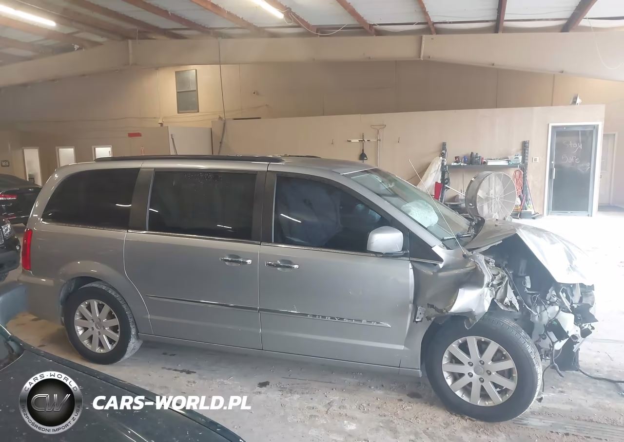 2016 Chrysler Town & Country Touring VIN:2C4RC1BGXGR247119 - 14