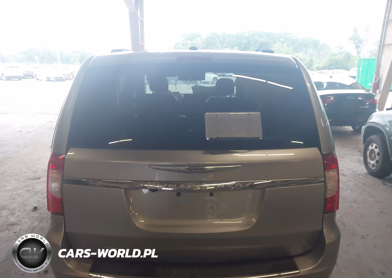 2016 Chrysler Town & Country Touring VIN:2C4RC1BGXGR247119 - 17