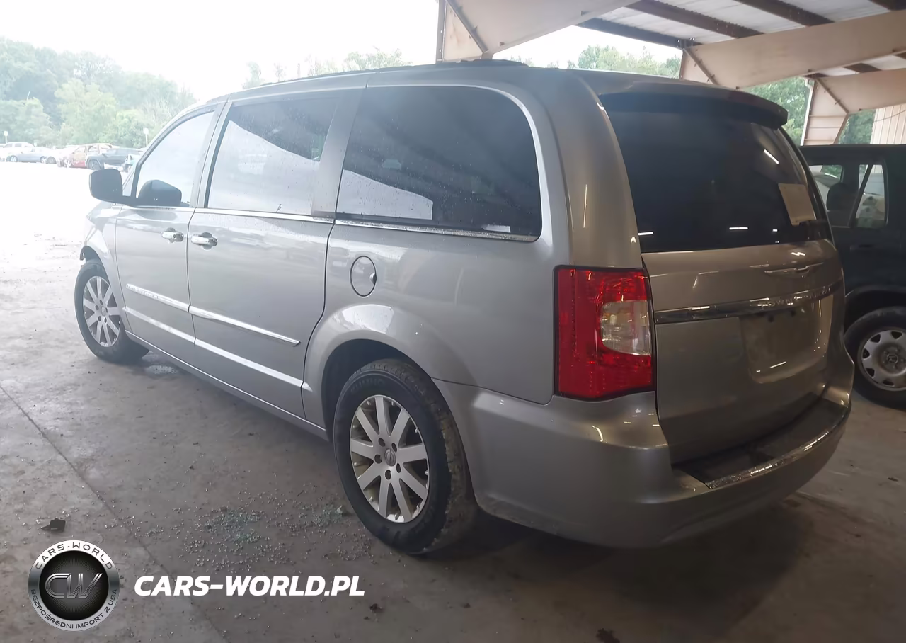 2016 Chrysler Town & Country Touring VIN:2C4RC1BGXGR247119 - 3