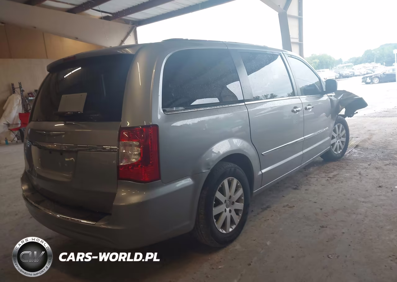 2016 Chrysler Town & Country Touring VIN:2C4RC1BGXGR247119 - 4