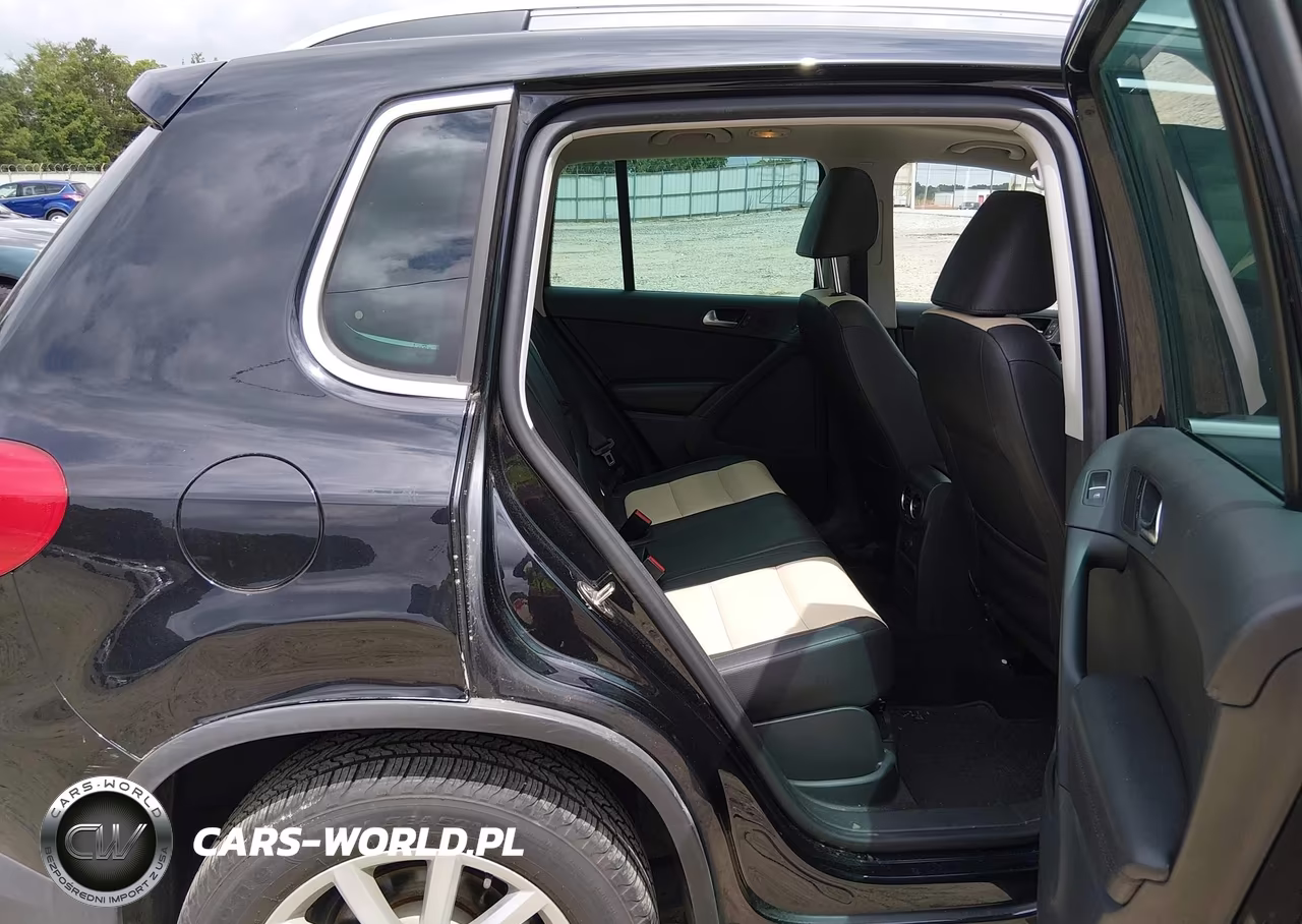 2017 Volkswagen Tiguan 2.0T Wolfsburg Edition VIN:WVGRV7AX8HK008971 - 8