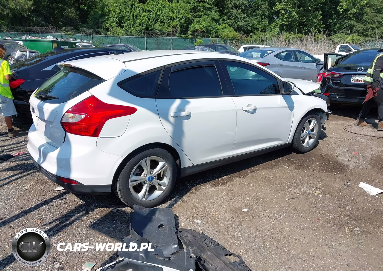 2012 Ford Focus Se VIN:1FAHP3K23CL182414 - 4