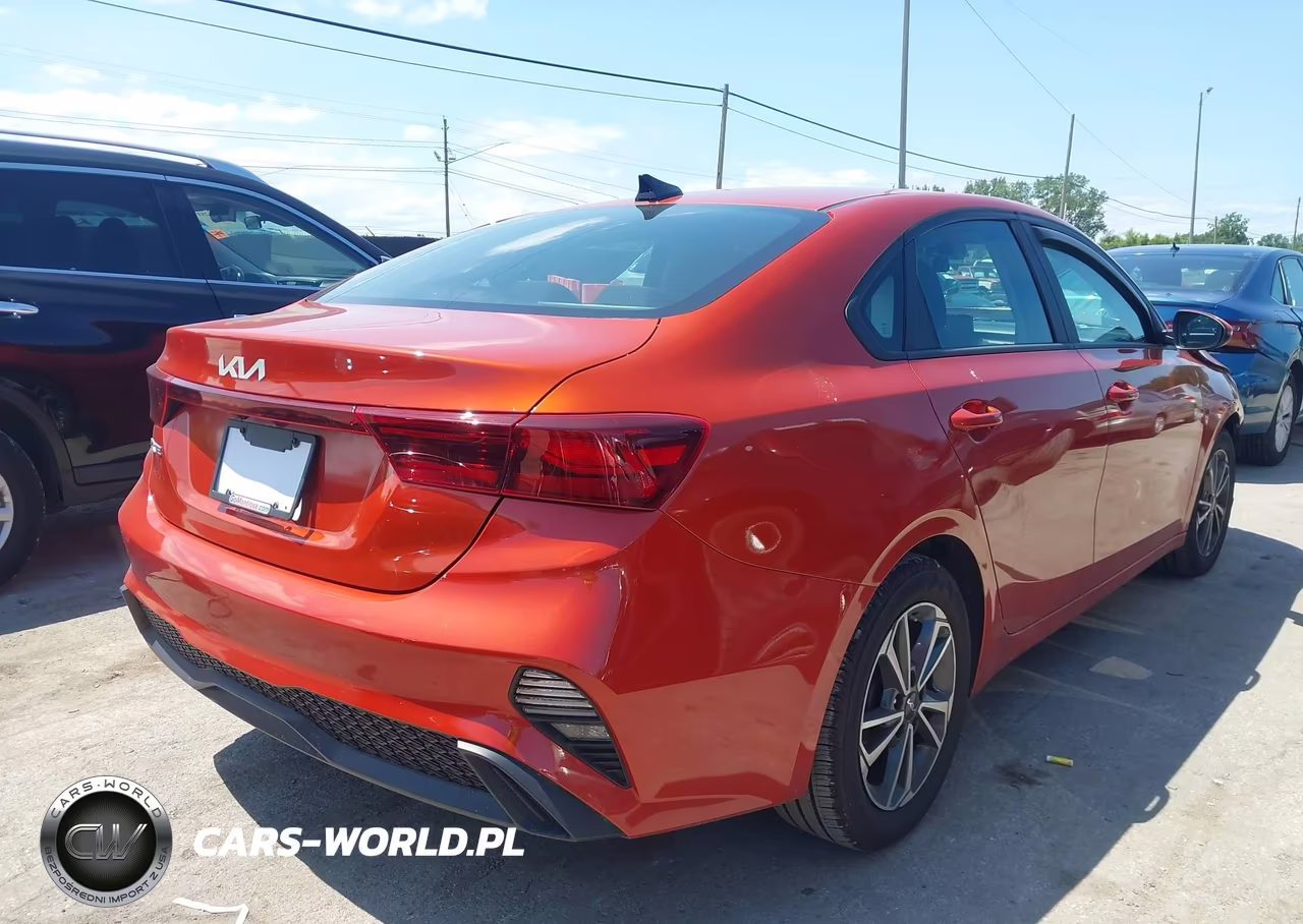 2023 Kia Forte Lxs VIN:3KPF24ADXPE542088 - 4