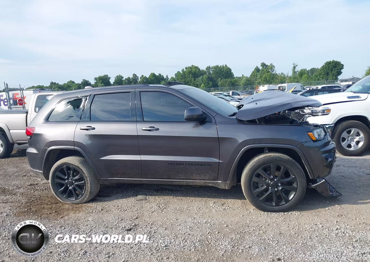 2019 Jeep Grand Cherokee Altitude 4X4 VIN:1C4RJFAG3KC568621 - 13