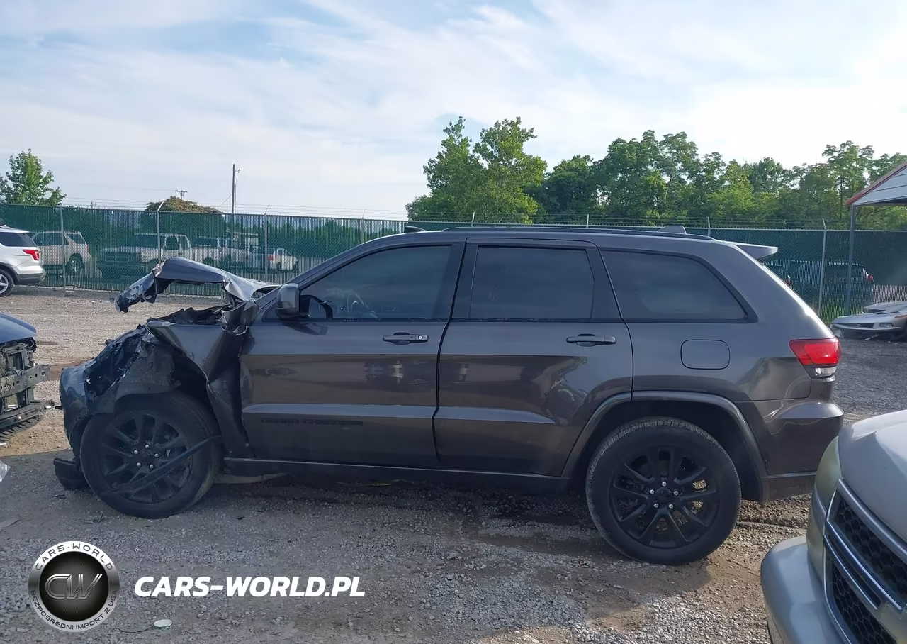 2019 Jeep Grand Cherokee Altitude 4X4 VIN:1C4RJFAG3KC568621 - 14