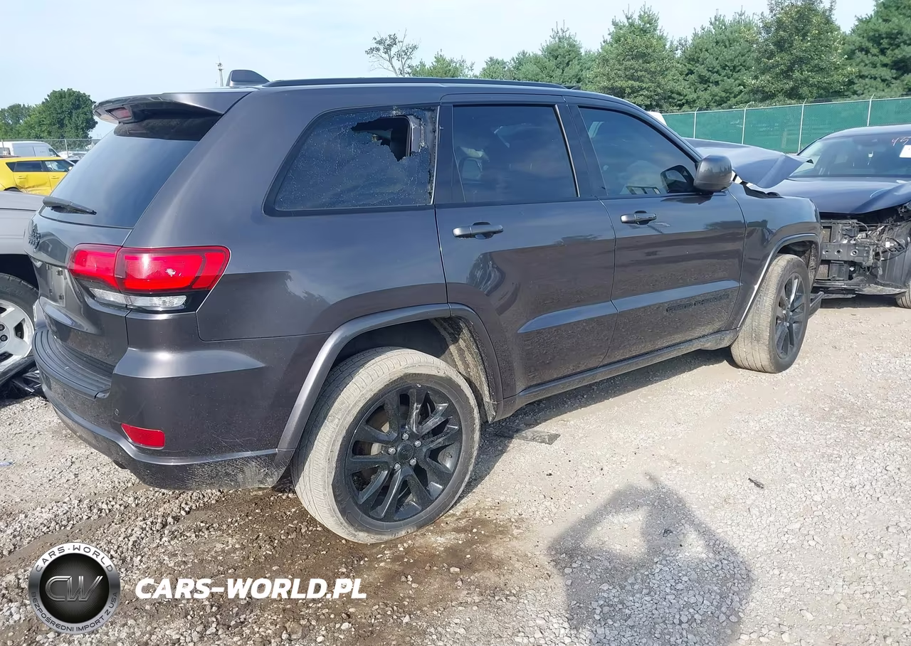 2019 Jeep Grand Cherokee Altitude 4X4 VIN:1C4RJFAG3KC568621 - 4