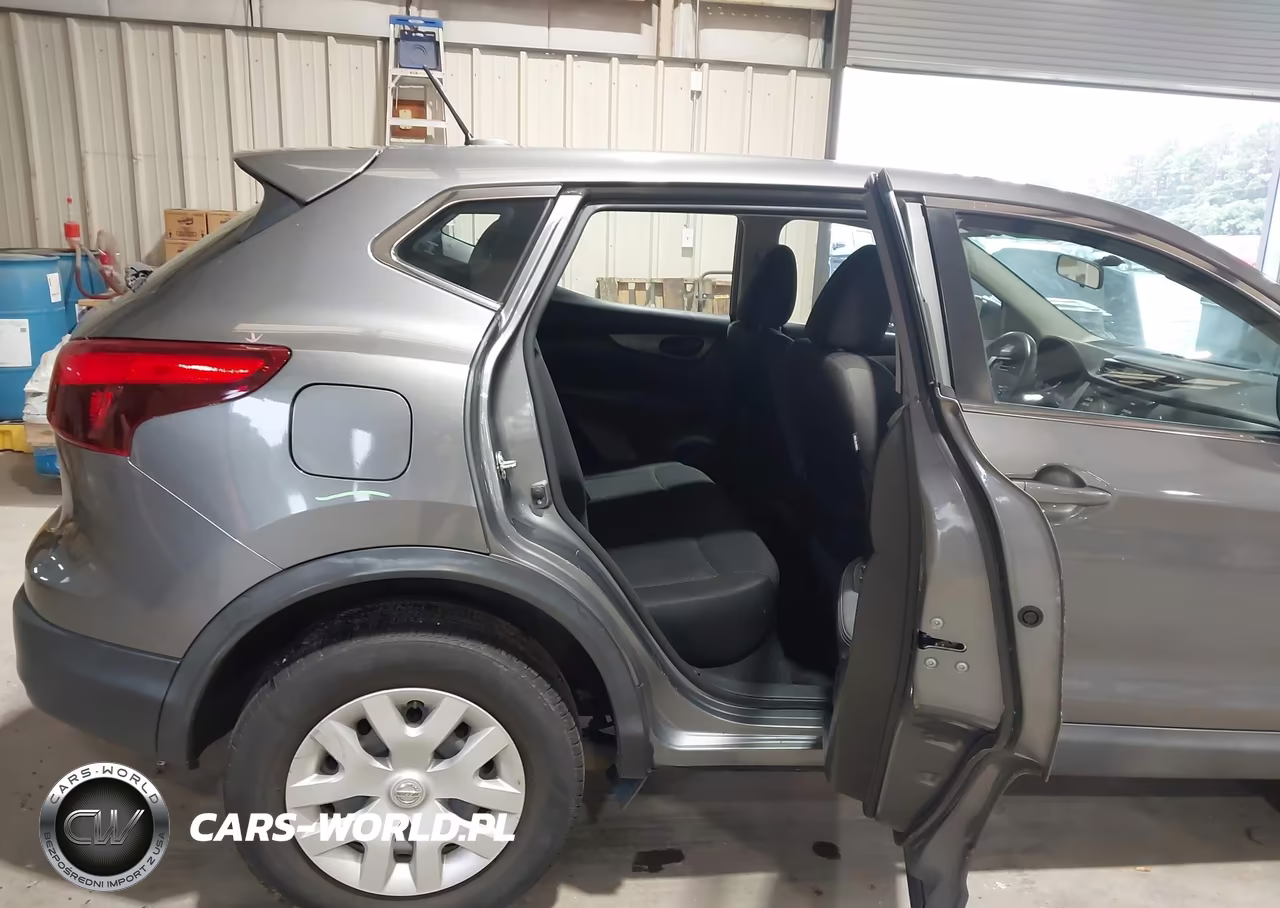 2018 Nissan Rogue Sport S VIN:JN1BJ1CR0JW259515 - 8