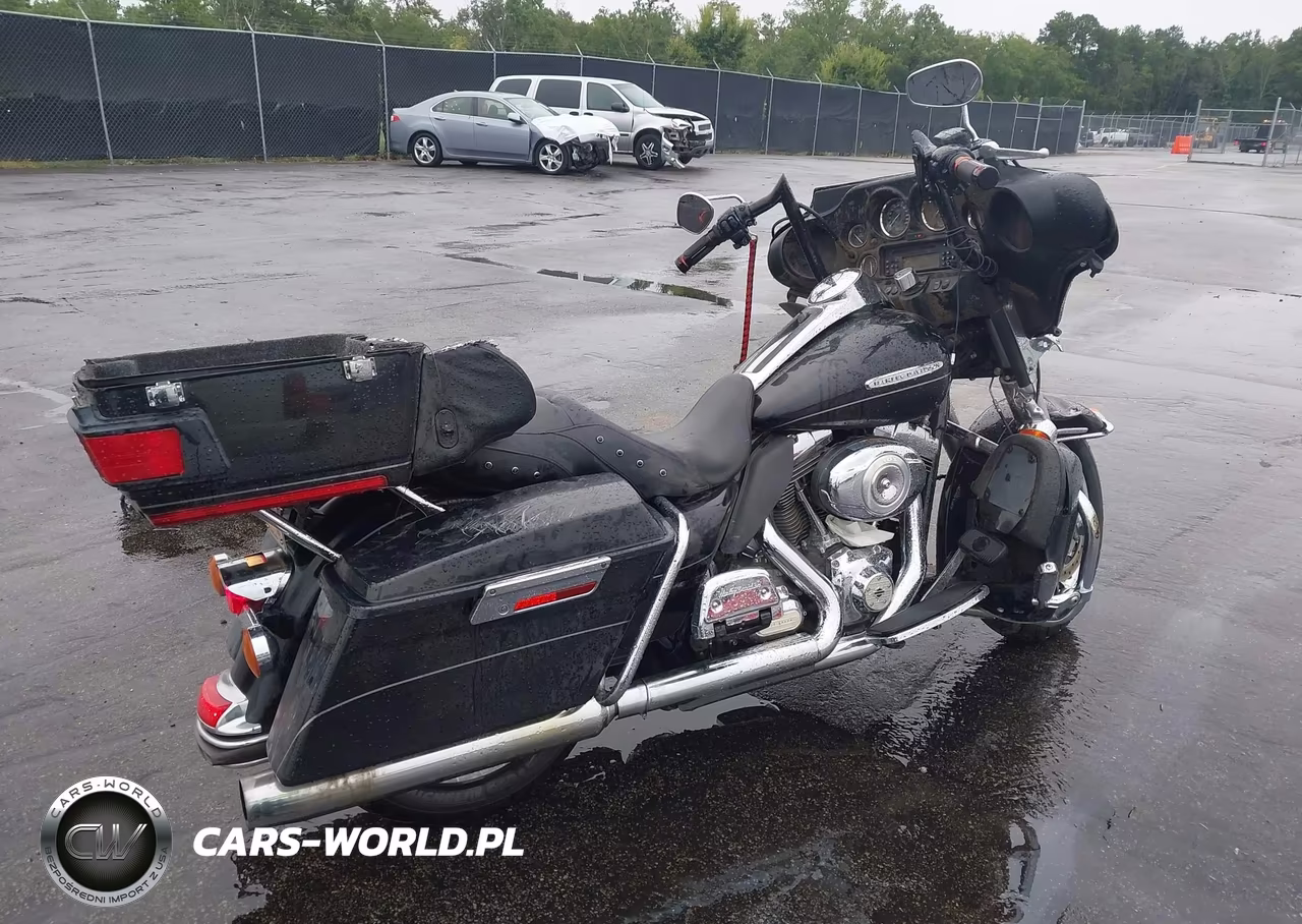 2011 Harley-Davidson Flhtk VIN:1HD1KEM12BB658567 - 4