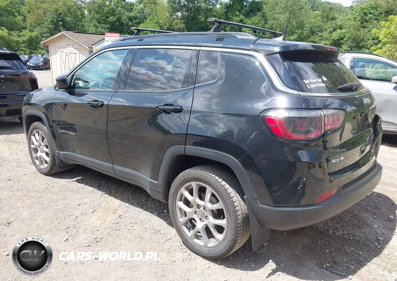 2022 Jeep Compass Latitude Lux 4X4 VIN:3C4NJDFB6NT194501 - 3