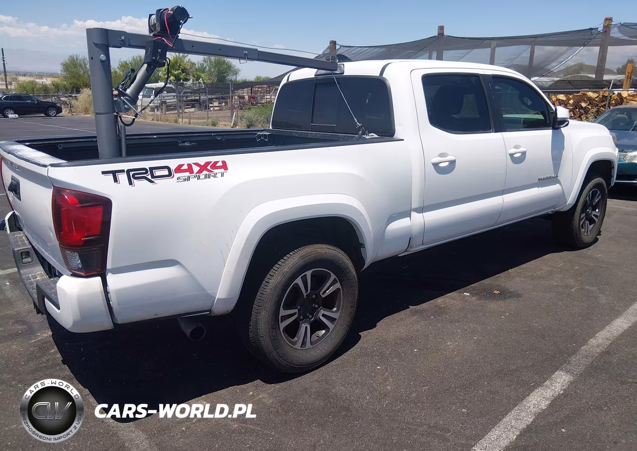 2018 Toyota Tacoma Trd Sport VIN:3TMDZ5BN3JM052069 - 4