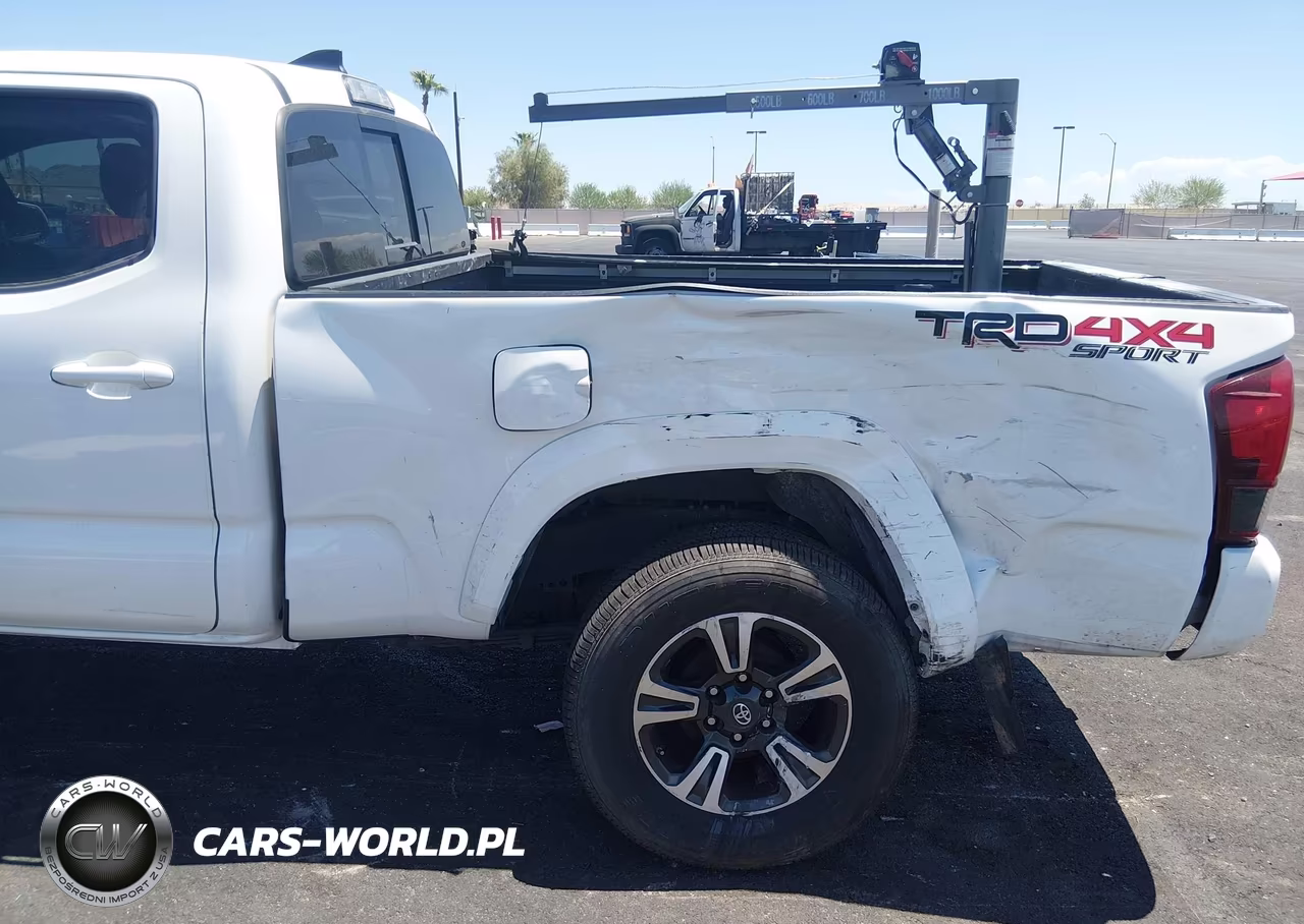 2018 Toyota Tacoma Trd Sport VIN:3TMDZ5BN3JM052069 - 6