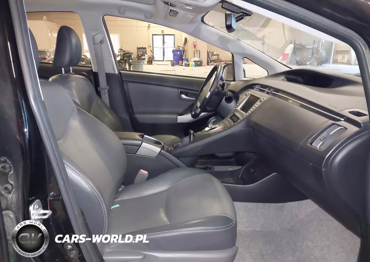 2014 Toyota Prius Four VIN:JTDKN3DU4E1775217 - 5