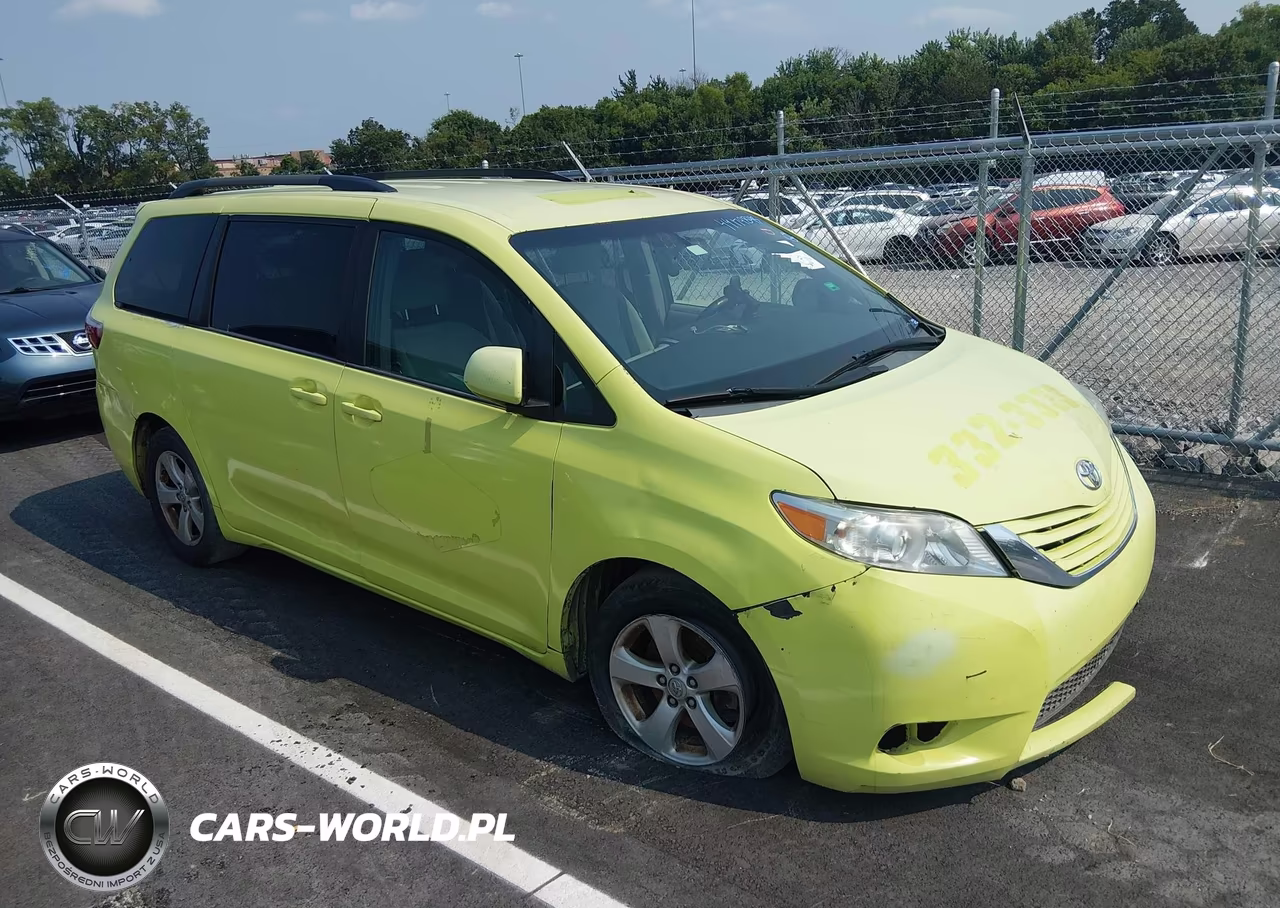 2015 Toyota Sienna Le 8 Passenger