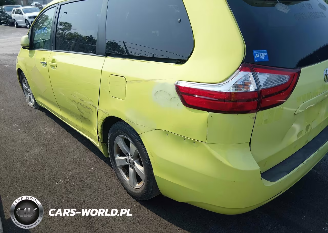 2015 Toyota Sienna Le 8 Passenger VIN:5TDKK3DC5FS644656 - 17