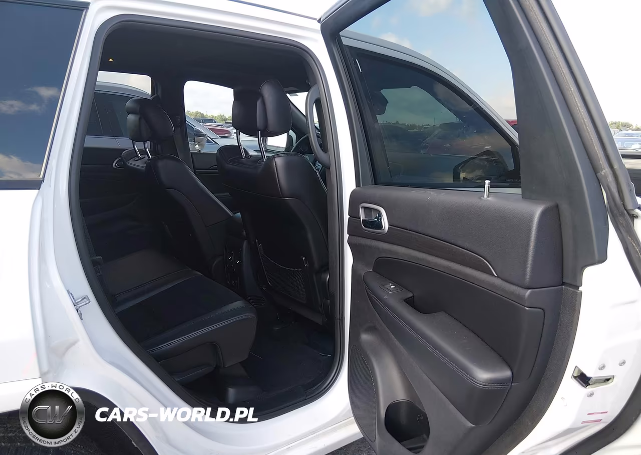 2018 Jeep Grand Cherokee Altitude 4X2 VIN:1C4RJEAG3JC394641 - 8