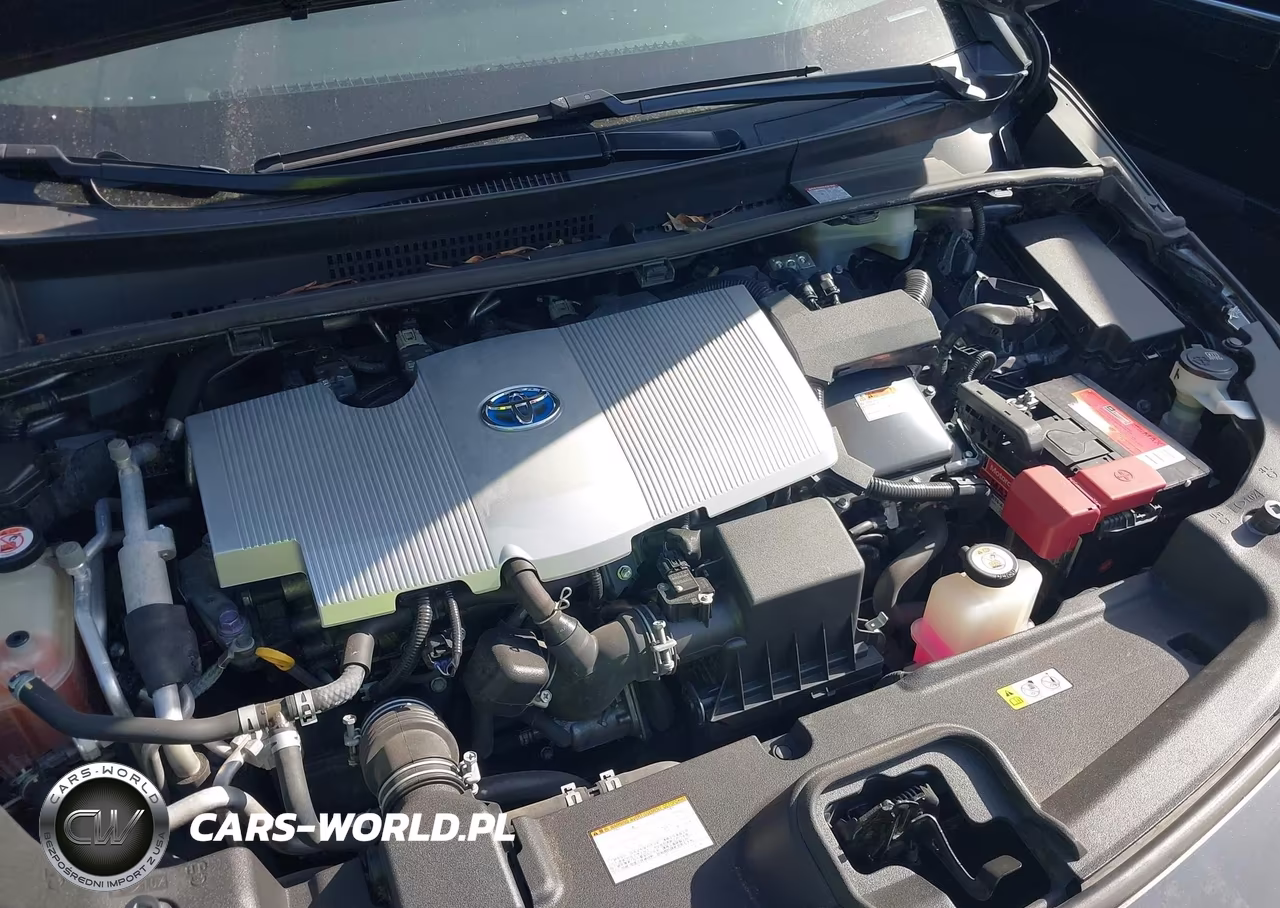 2018 Toyota Prius Prime Premium VIN:JTDKARFP0J3104647 - 10