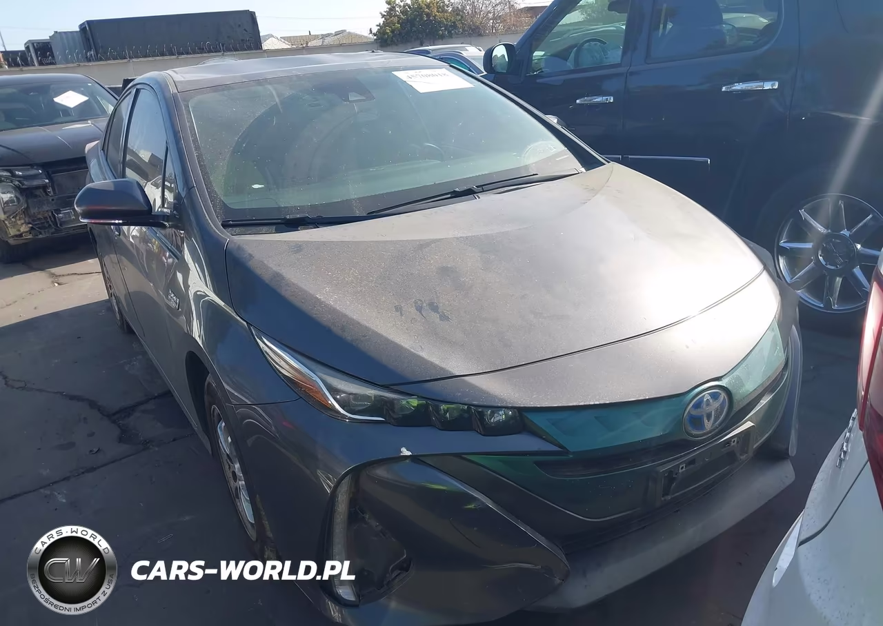 2018 Toyota Prius Prime Premium VIN:JTDKARFP0J3104647 - 11