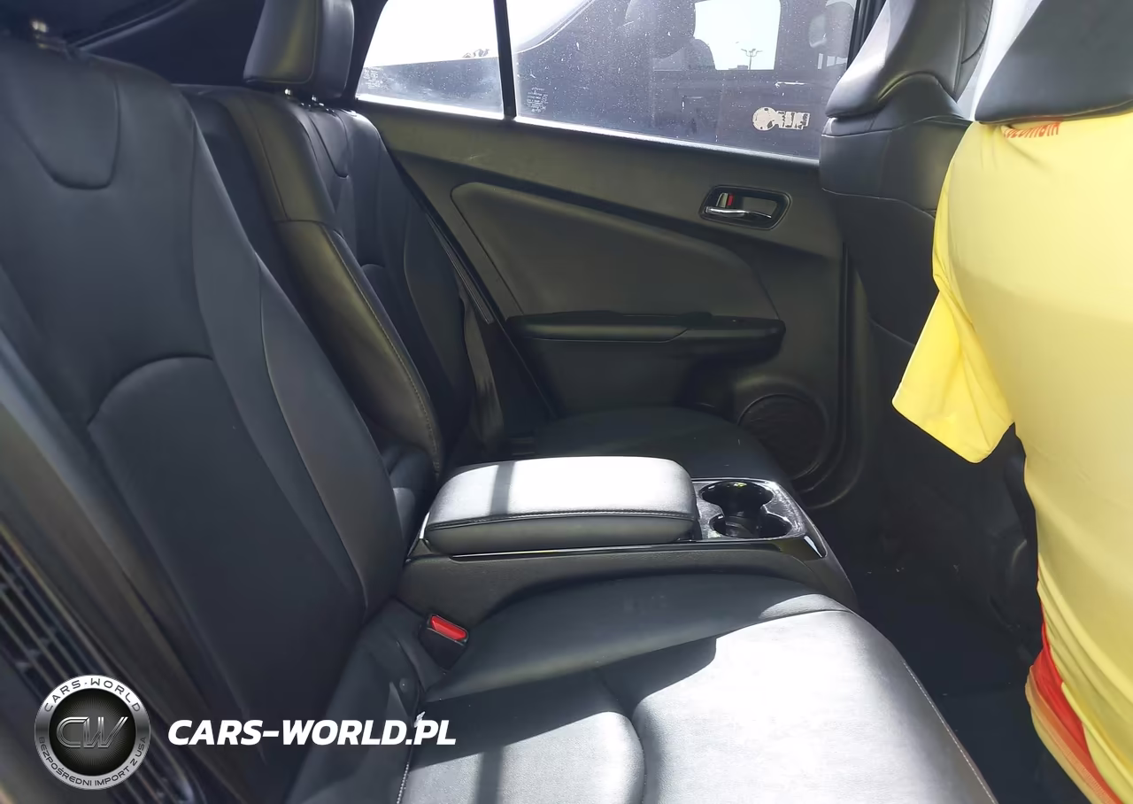 2018 Toyota Prius Prime Premium VIN:JTDKARFP0J3104647 - 8