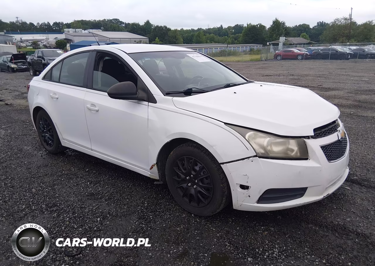 2013 Chevrolet Cruze Ls Auto – zdjęcie 1 z 16
