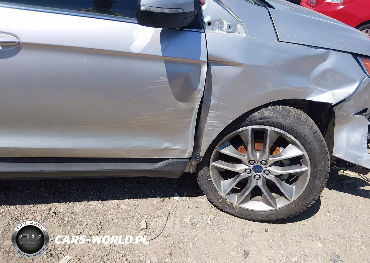 2018 Ford Edge Titanium VIN:2FMPK3K91JBC60165 - 17