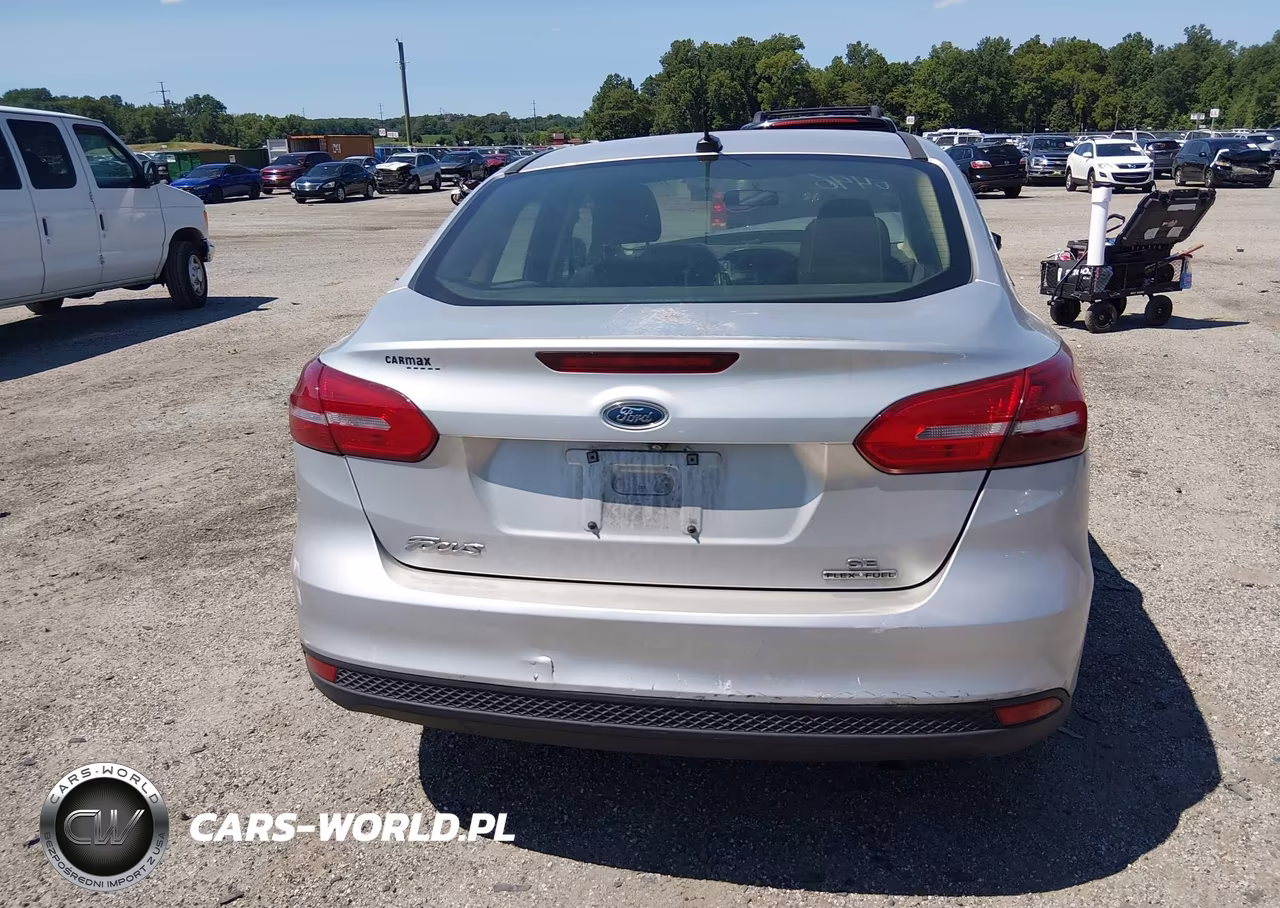2015 Ford Focus Se VIN:1FADP3F28FL329792 - 16