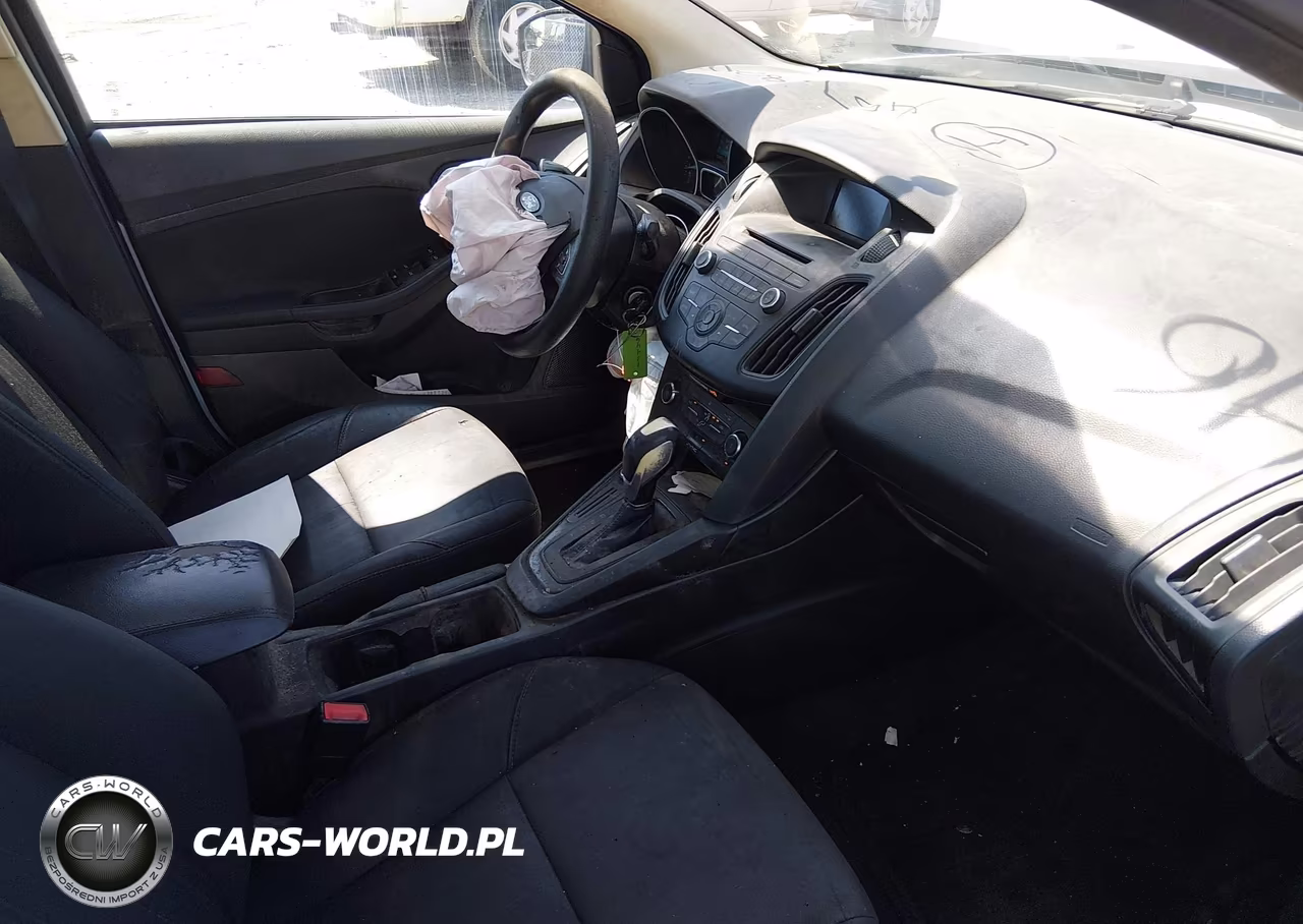 2015 Ford Focus Se VIN:1FADP3F28FL329792 - 5