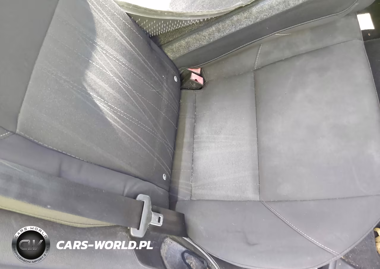 2015 Ford Focus Se VIN:1FADP3F28FL329792 - 8