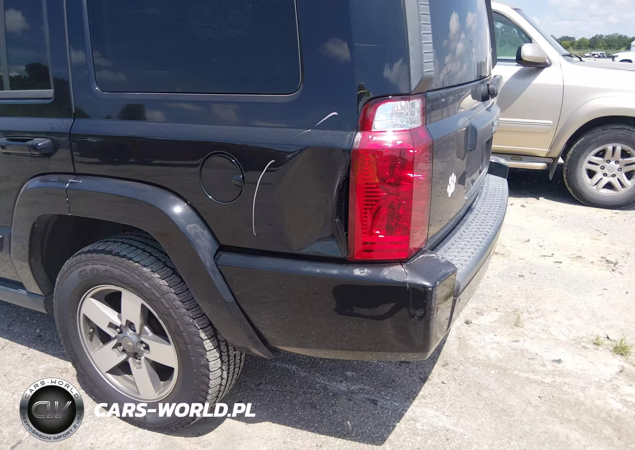 2007 Jeep Commander Sport VIN:1J8HH48K77C699718 - 13