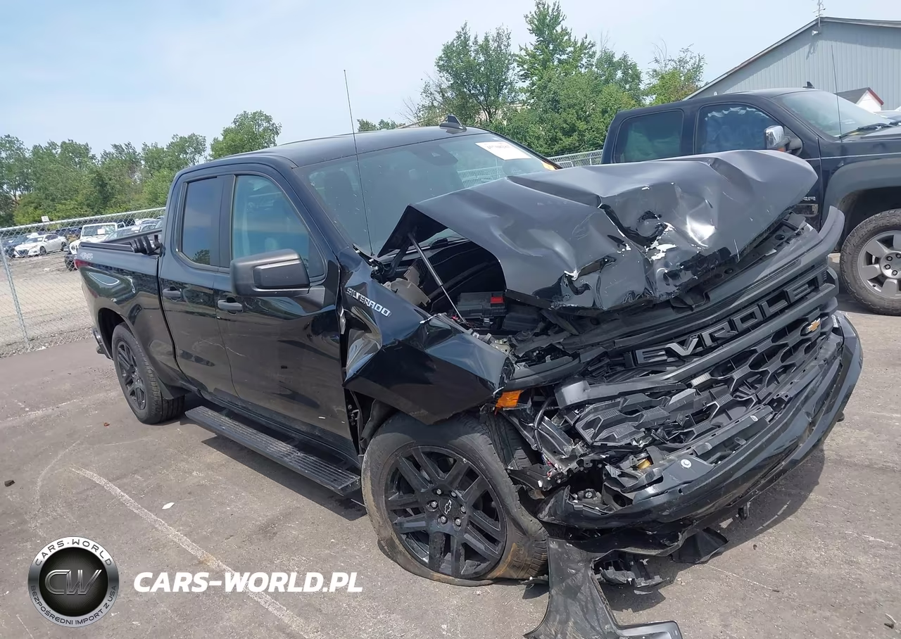 2023 Chevrolet Silverado 1500 4Wd Standard Bed Custom – zdjęcie 1 z 16