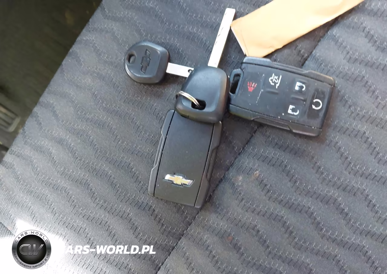 2019 Chevrolet Tahoe Ls VIN:1GNSKAKC2KR352745 - 11
