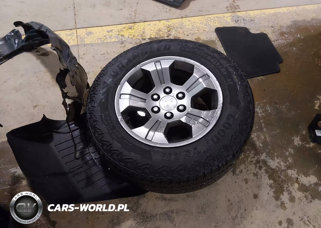 2019 Chevrolet Tahoe Ls VIN:1GNSKAKC2KR352745 - 12