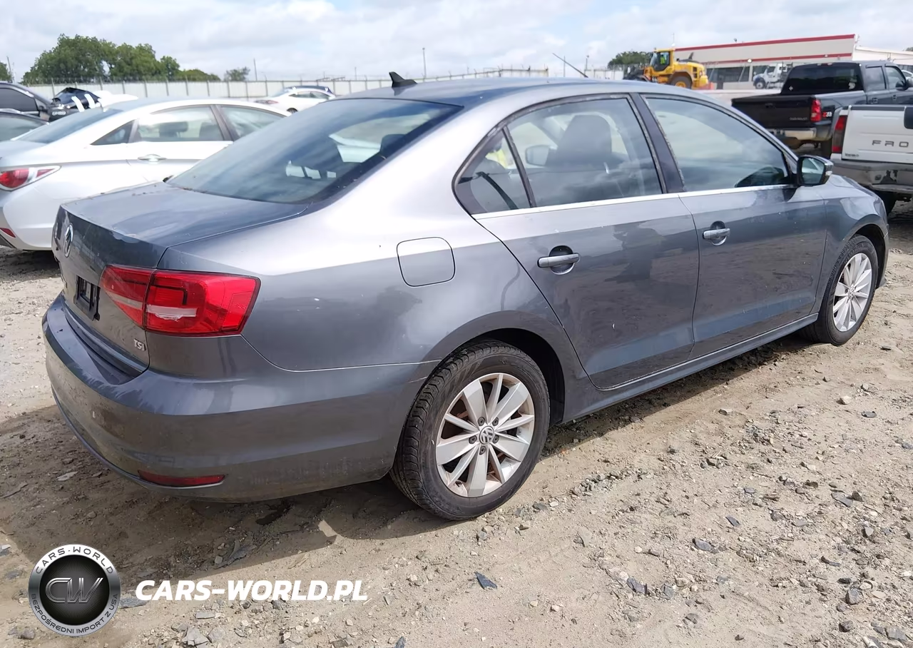 2015 Volkswagen Jetta 1.8T Se VIN:3VWD17AJ8FM233819 - 4