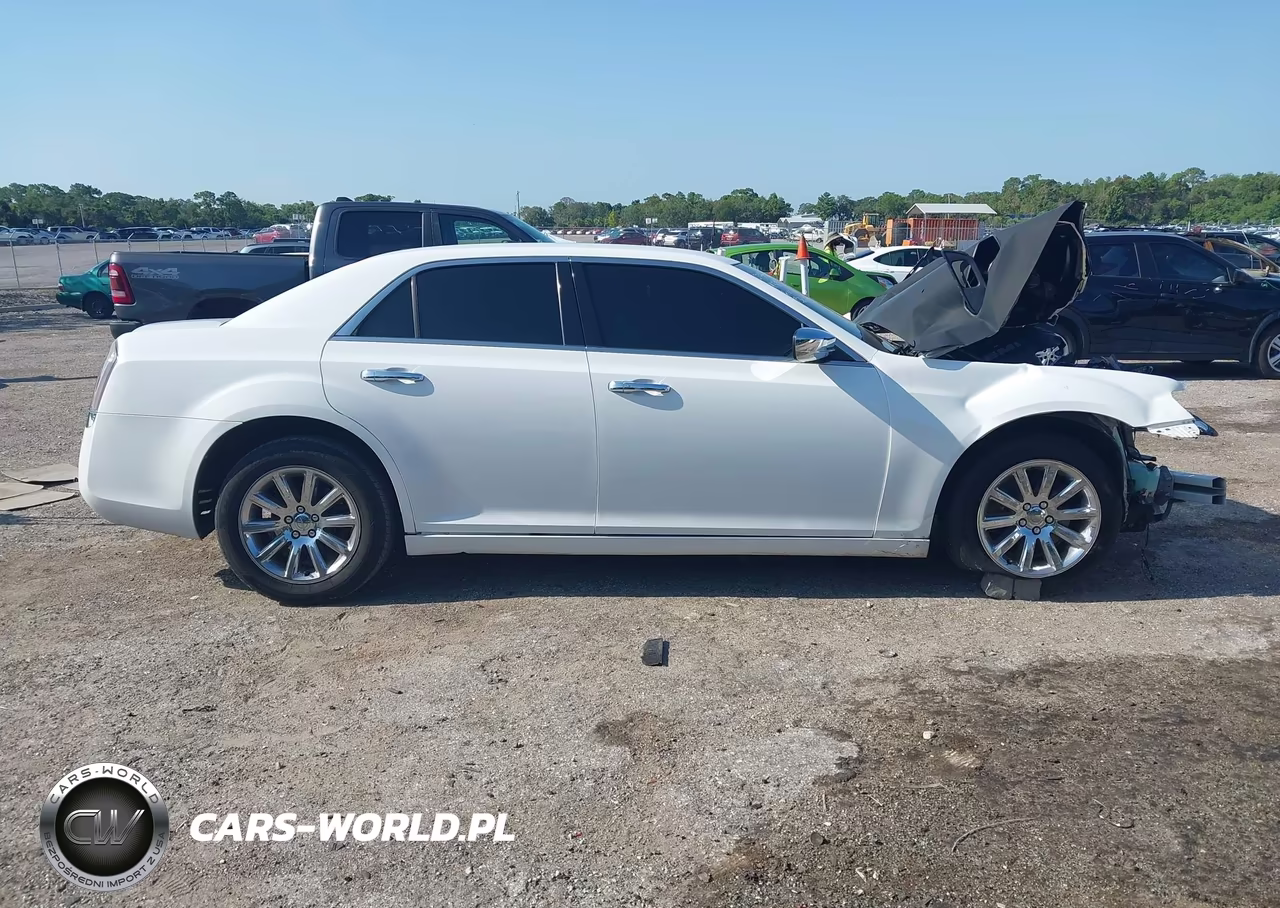 2014 Chrysler 300C VIN:2C3CCAETXEH126340 - 13