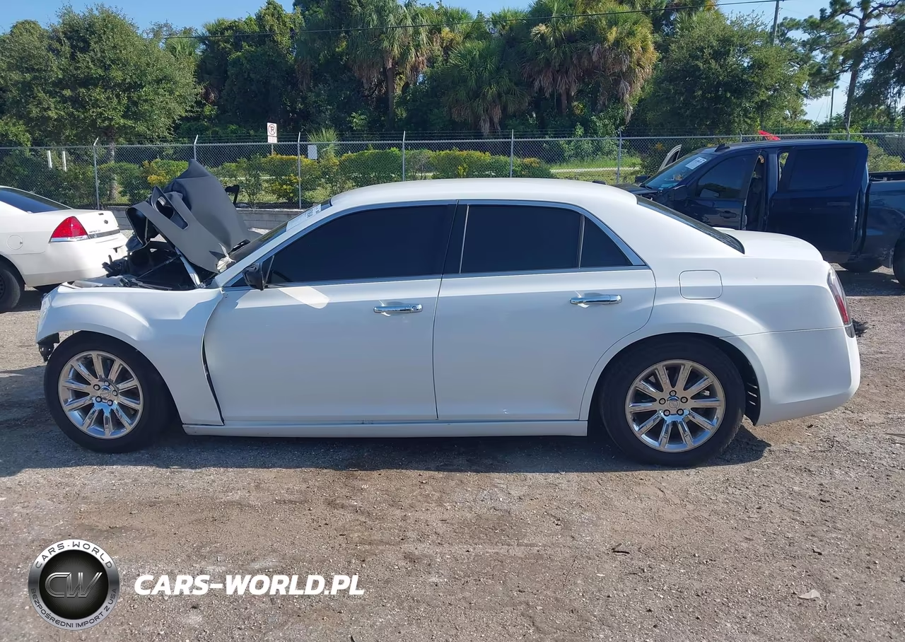 2014 Chrysler 300C VIN:2C3CCAETXEH126340 - 14
