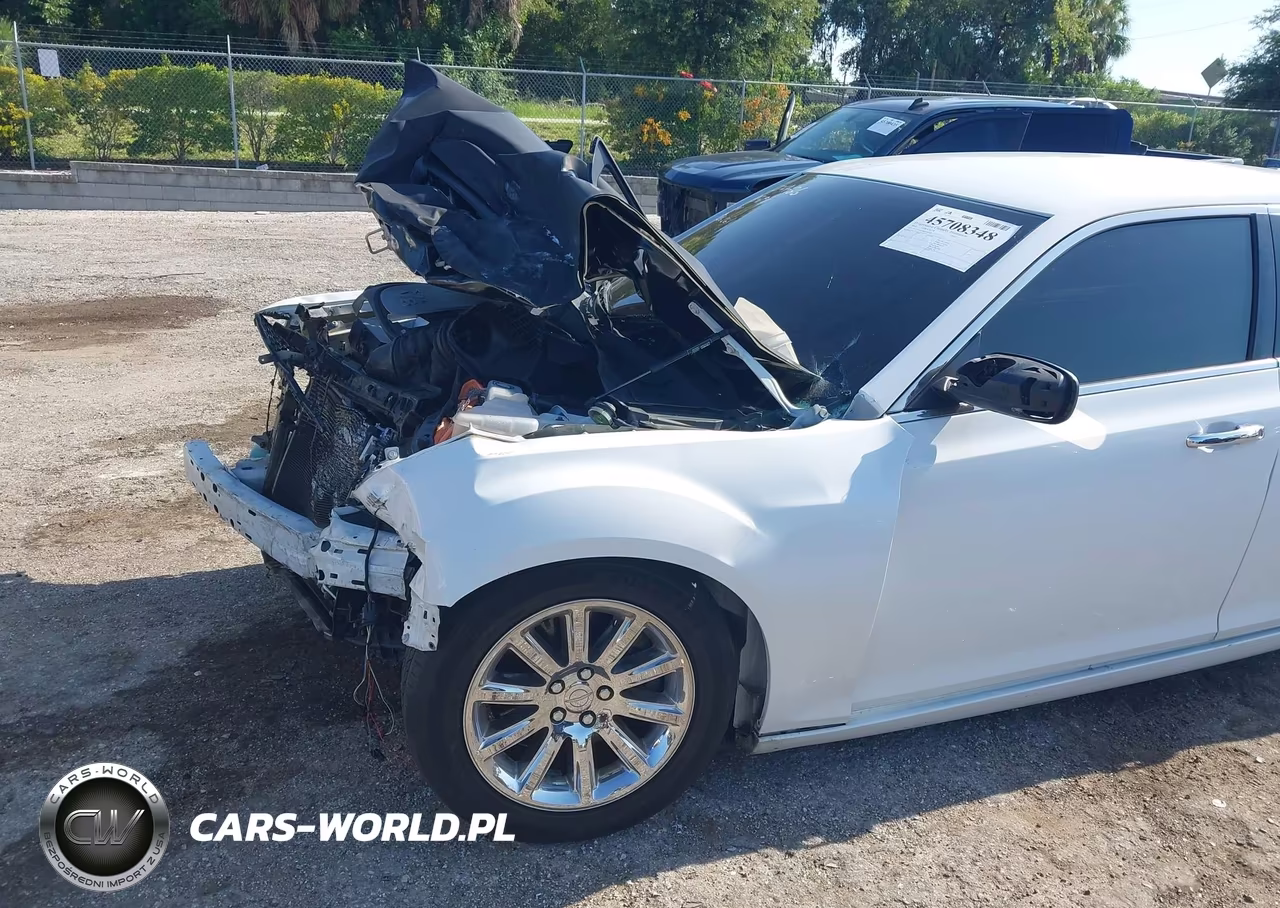 2014 Chrysler 300C VIN:2C3CCAETXEH126340 - 6