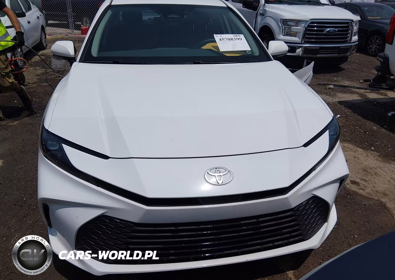 2026 Toyota Camry Le VIN:4T1DAACK4TU266101 - 13