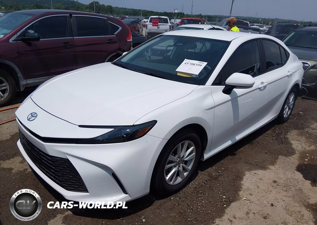 2026 Toyota Camry Le VIN:4T1DAACK4TU266101 - 2