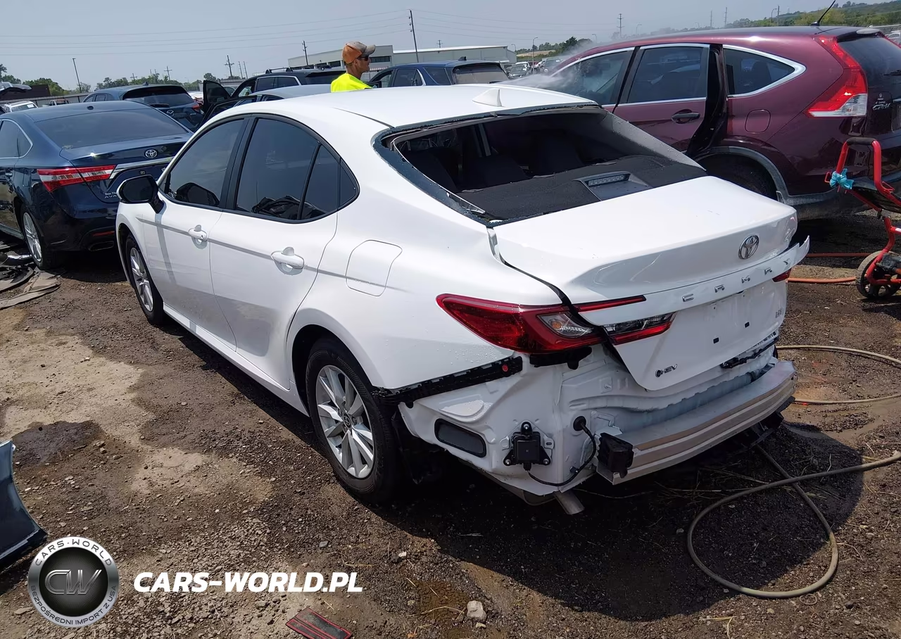 2026 Toyota Camry Le VIN:4T1DAACK4TU266101 - 3