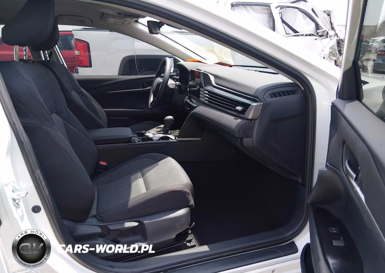2026 Toyota Camry Le VIN:4T1DAACK4TU266101 - 5