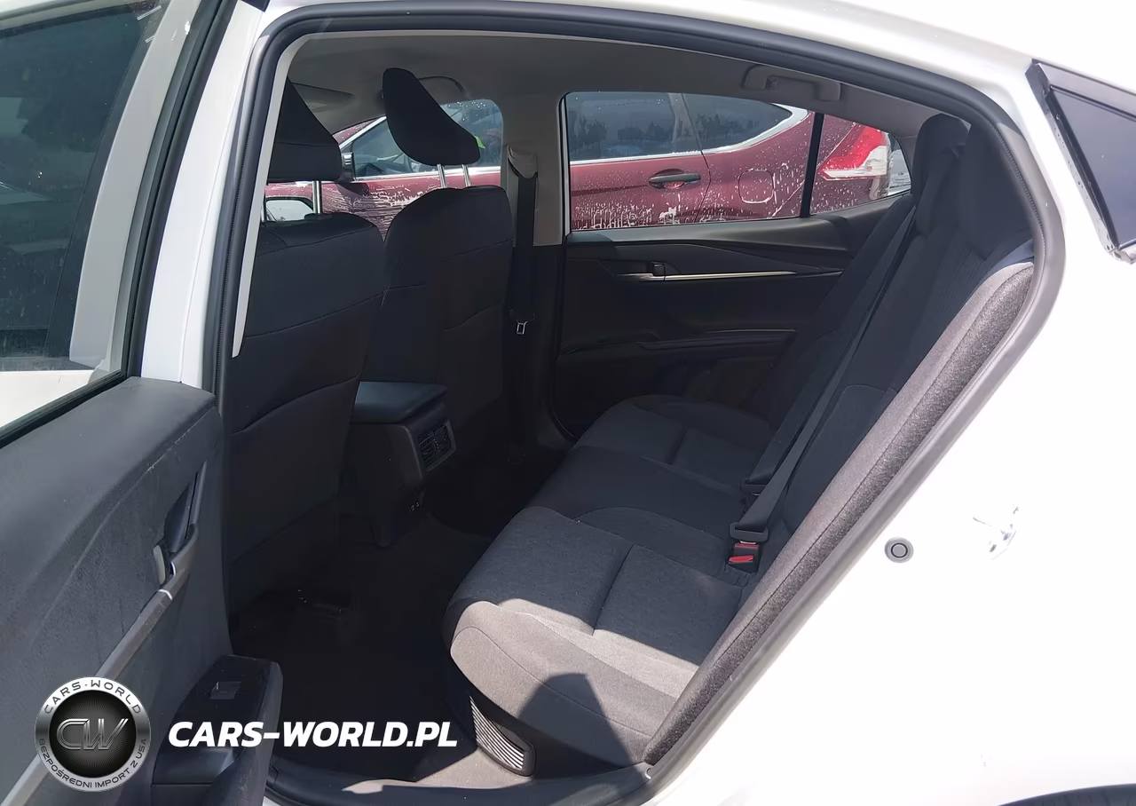 2026 Toyota Camry Le VIN:4T1DAACK4TU266101 - 8