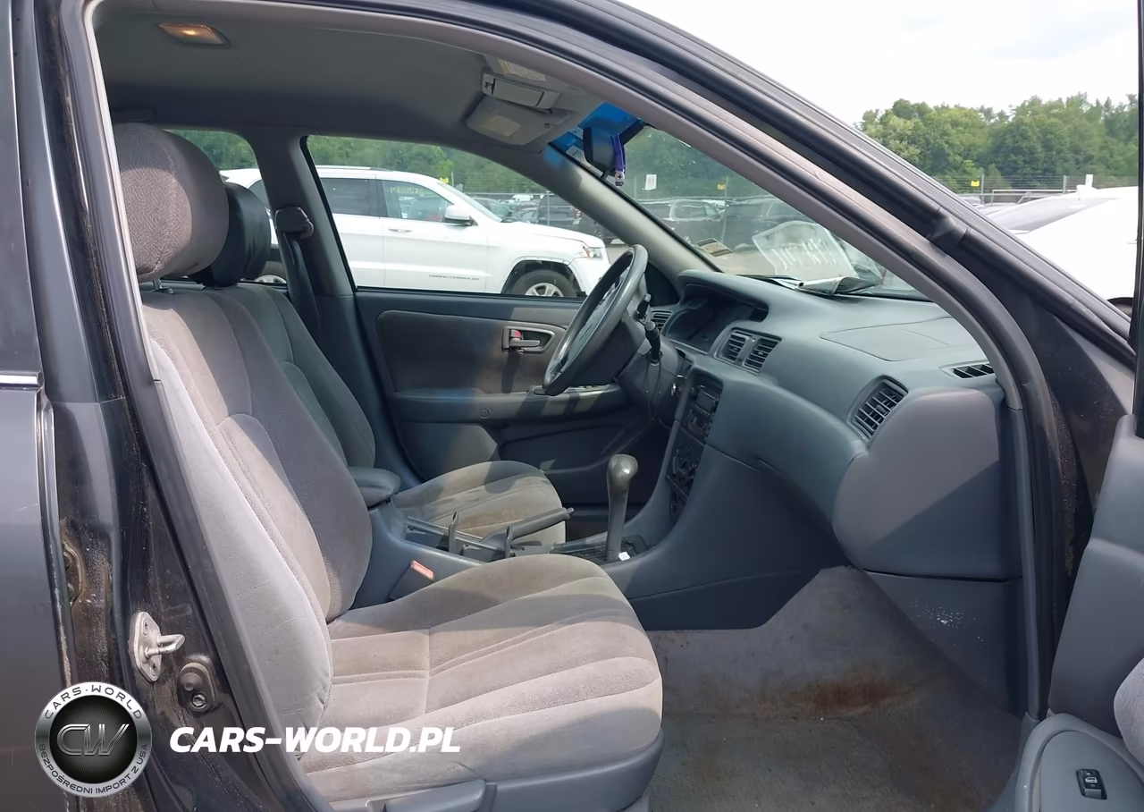 2000 Toyota Camry Ce VIN:4T1BG22K4YU926013 - 5